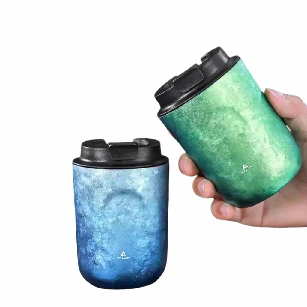 Lightweight insulated coffee cup